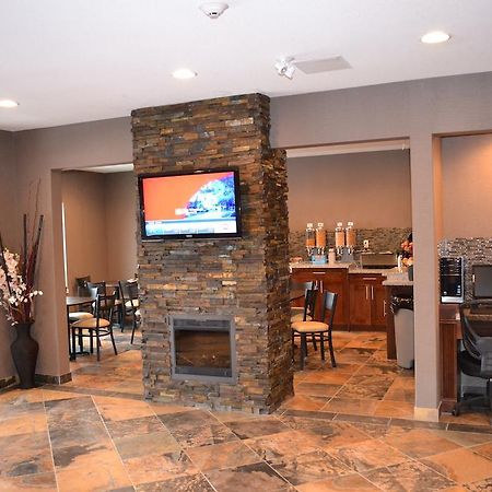 Western Star Inn And Suites Carlyle Екстер'єр фото