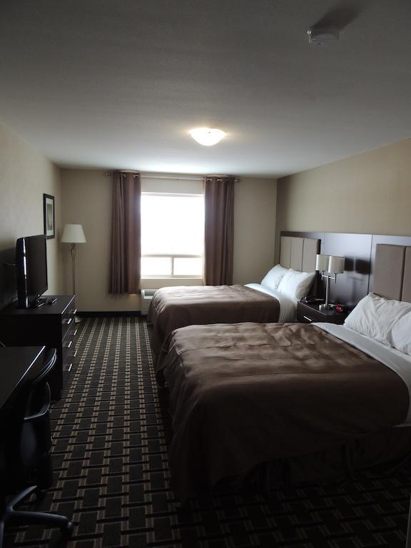 Western Star Inn And Suites Carlyle Номер фото